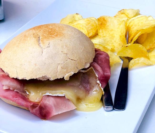 Mollete de Narizotas Bar